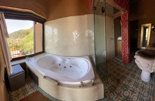 Tzintzuntzan Hotel | Hacienda Ucazanaztacua