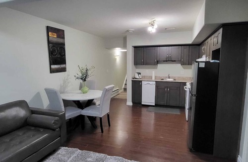 Saskatoon House | Hampton Cozy
