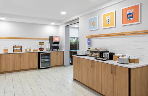 Lakeview Hotel | Hampton Inn by Hilton Gainesville-Haymarket