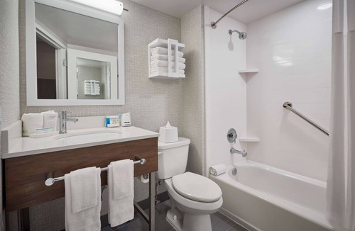 Mechanicsburg Hotel | Hampton Inn by Hilton Harrisburg West