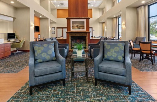 Burlington Hotel | Hampton Inn & Suites Burlington