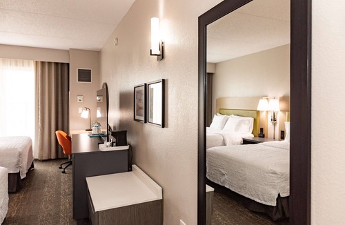 Elizabeth Hotel | Hampton Inn & Suites Newark Airport Elizabeth