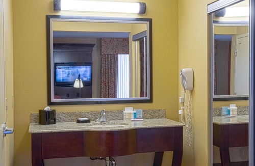 Laguna West-Lakeside Hotel | Hampton Inn & Suites Sacramento-Elk Grove Laguna I-5