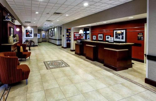 Bloomfield Hotel | Hampton Inn & Suites Staten Island