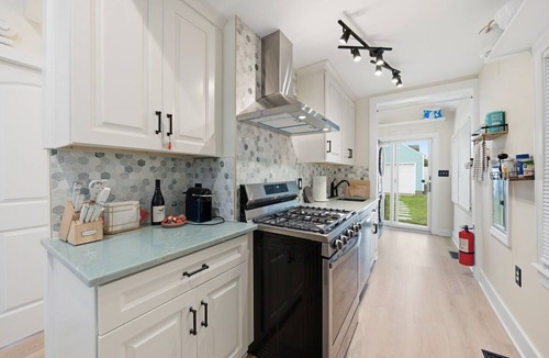 Lake Como House | Happy House at the Jersey Shore. 2BR house, AC. Walk to beautiful Belmar beach.