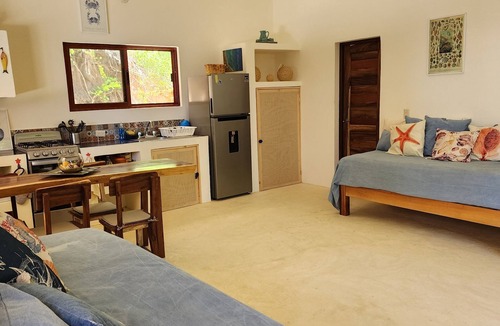 Puerto Angel House | Hidden small house over Playa La Mina and stunning views of the Pacific Ocean
