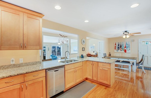 Beach Haven West House | Hidden waterfront gem in Beach Haven West