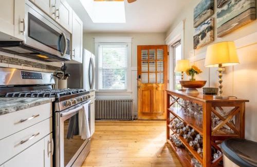 Eastport House | Hidden Wine Cellar Eastport Retreat