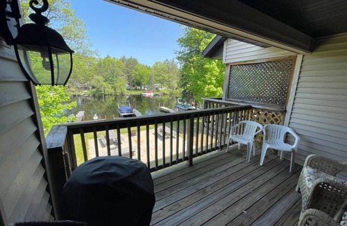 Athelstane Condo | Highfalls Riverfront Condo with Riverview in Crivitz!