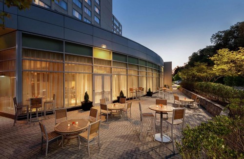 Linthicum Heights Hotel | Hilton Baltimore BWI Airport