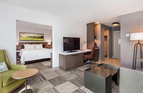 Downtown Hotel | Hilton Garden Inn Davis Downtown