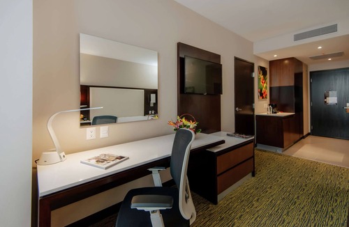 Angelopolis Hotel | Hilton Garden Inn Puebla Angelópolis, Mexico