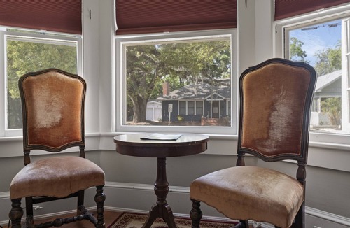Downtown Historic District House | Historic 1918 Bungalow | 7min Walk | Bikes+Pets