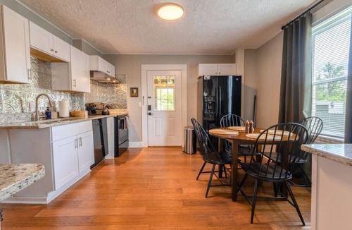 Danville House | Historic Charm + Modern Comfort | .8mile to Casino