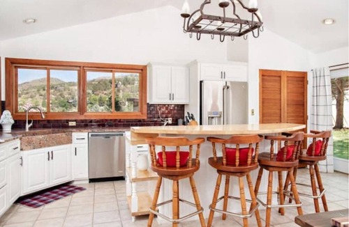 Basalt House | Historic Log Cabin- Downtown Basalt, Aspen Skiing Nearby, Gold Medal Fishing