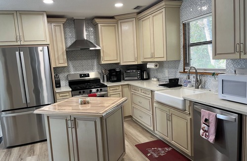 Fruit Cove Cottage | Hobby Farm Cottage in the woods with exotic pets and farm animals. Pet Friendly!