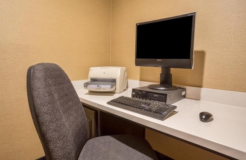 Manteca Hotel | Holiday Inn Express Hotel & Suites Manteca by IHG