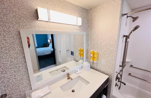 Southeast Pensacola Hotel | Home2 Suites By Hilton Pensacola Airport Medical Center
