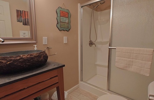 Clinton House | Hospitality Suite-JBA- South MD Hosp -1bed, 1 bath, living rm, kitchenette