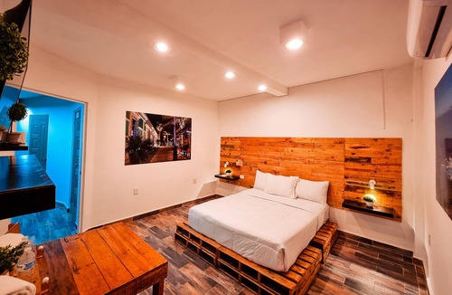 Lomas de Mazatlan Hostel | Hostal la casa de madera