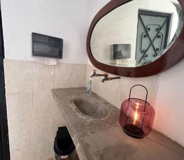 La Cruz House | Hostal Luna 49