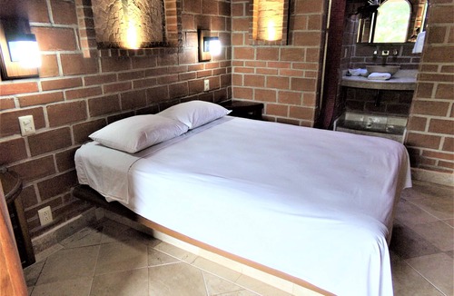 La Poza Hotel | Hotel Casa del Lirio Diamante