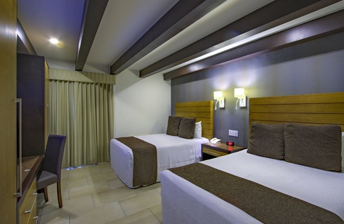 Playa Ensenada Hotel | Hotel La Pinta