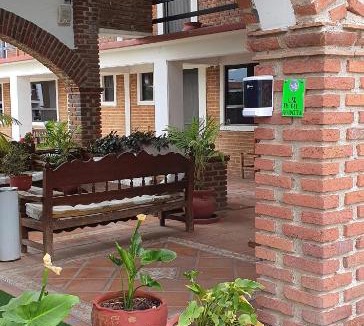 Villa del Carbon Hotel | Hotel Los Sauces