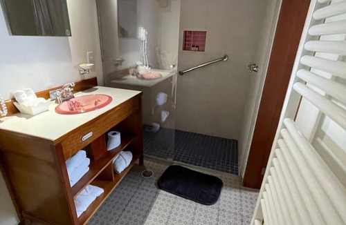 De La Merced Hotel | Hotel Casa de Familia de San Cristobal