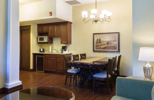 Decorah Hotel | Hotel Winneshiek