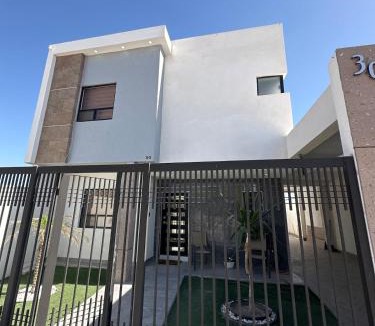 Delicias House | House in a private residential development