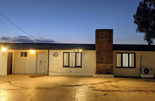 Ensenada House | House in a residential zone, gated parking