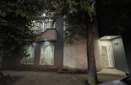 Uruapan House | House with 4 bedrooms for 8 people, with terrace