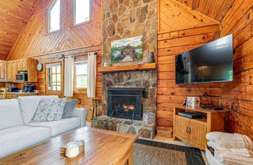 Semora House | Hyco Lake Escape w/Deck & Dock: Families Welcome!