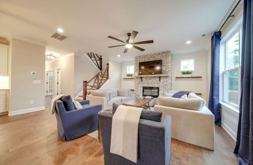 Belmont House | Immaculate & Cozy 4-BR Modern Farmhouse Retreat!