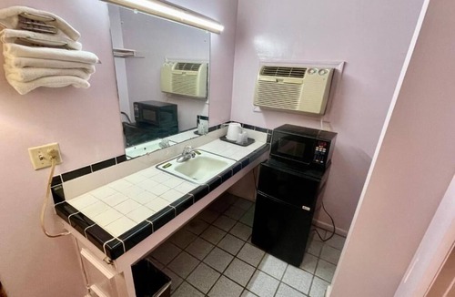 Mullins Hotel | Imperial motel