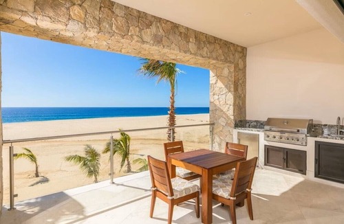 Los Cangrejos II y III Condo | Incredible Oceanfront Penthouse at Ocean Club Residences - Four Bed, Five Bath