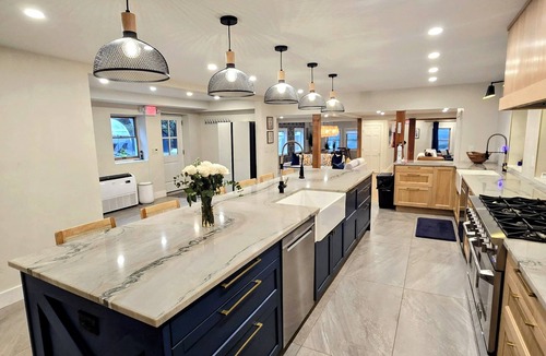 Yulan House | Indoor Pool, 7 bdrm, Designer Home, Hot Tub, Stunning Kitchen
