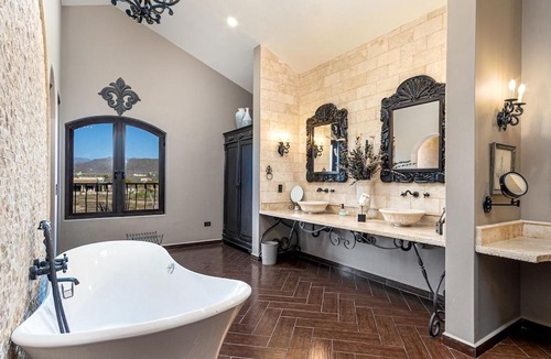 El Pescadero Villa | Italian style Beautiful Villa Beach front