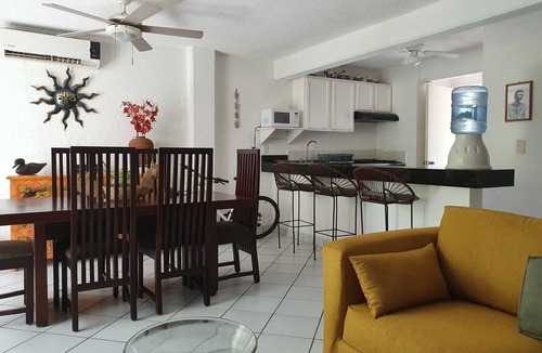Ixtapa Condo | Ixtapa Zihuatanejo Beautiful Condo with balcony near the beach in Mexico