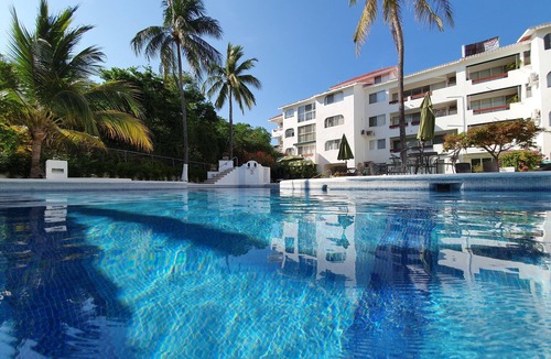 Ixtapa Condo | Ixtapa Zihuatanejo Beautiful Condo with balcony near the beach in Mexico