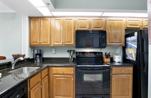 Ono Island Condo | July 8+9 Open*Oceanfront*Walkout Patio for EZ Access to Beach+Ocean+Pools