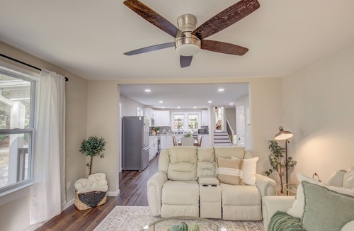 Saluda House | King-Bed, Game Room, Large Kitchen Retreat in Saluda