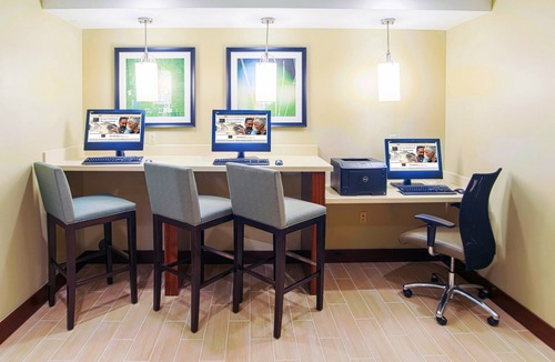 Northfield Apartment | King Suite | Indoor Pool Access + Free Daily Breakfast!