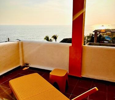 Puerto Angel Apartment | La Casa de Colores Ocean View