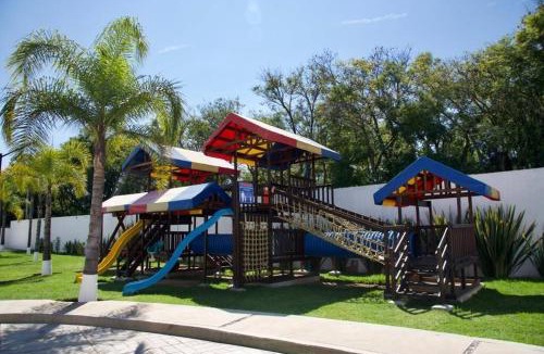 San Lorenzo Cacaotepec Villa | La casa de los colibríes