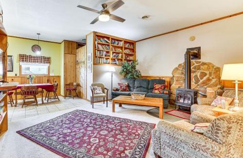 Dakota House | La Crescent Cottage on Minnesota Bluffs w/View!