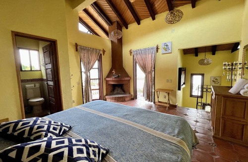 Tzintzuntzan House | La Gloria de los Ángeles