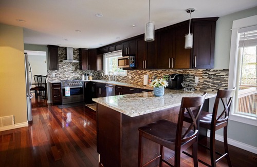 Renton House | ♠️ Lake View ♠️ Private ♠️ Centrally Located ♠️ Spacious ♠️ Fast Wifi