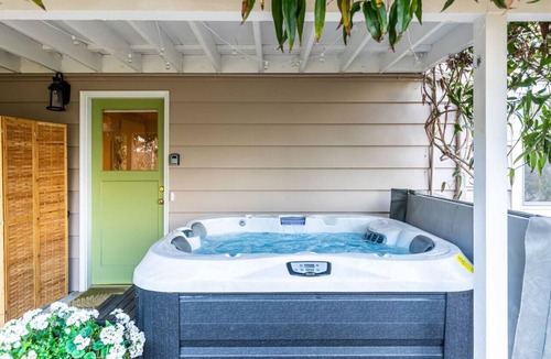 Rainier Valley House | Lake Washington View Home with Hot Tub BBQ Garden